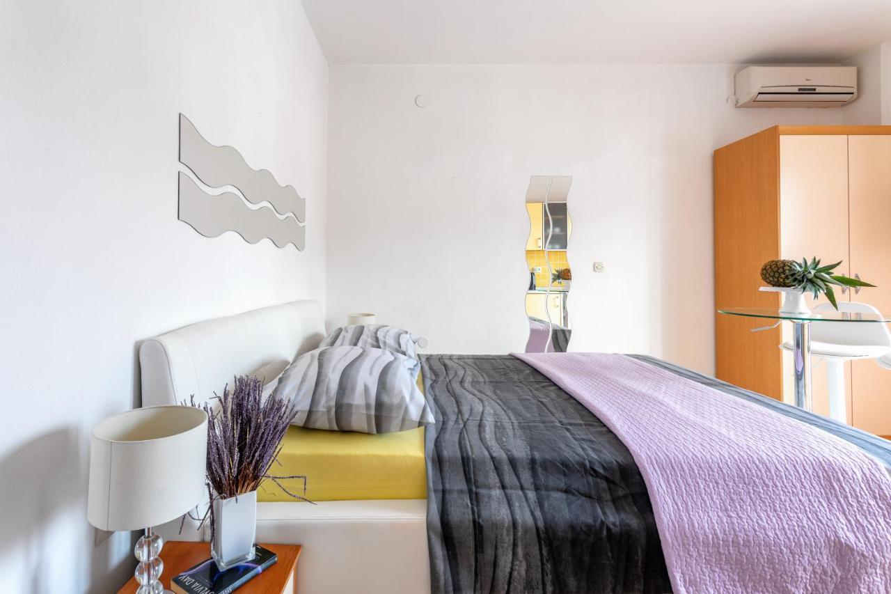 Apartments Dobrila Hvar Town Exterior photo