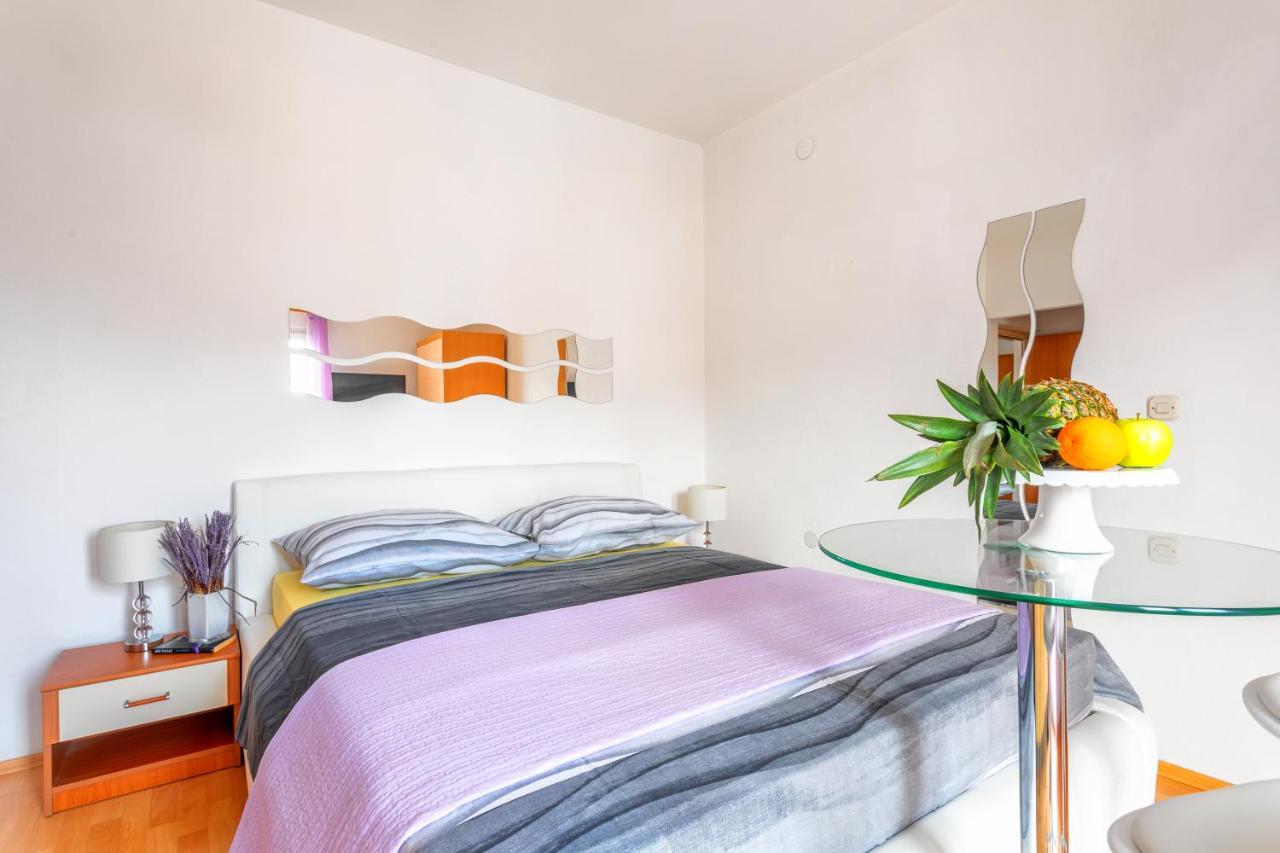 Apartments Dobrila Hvar Town Exterior photo