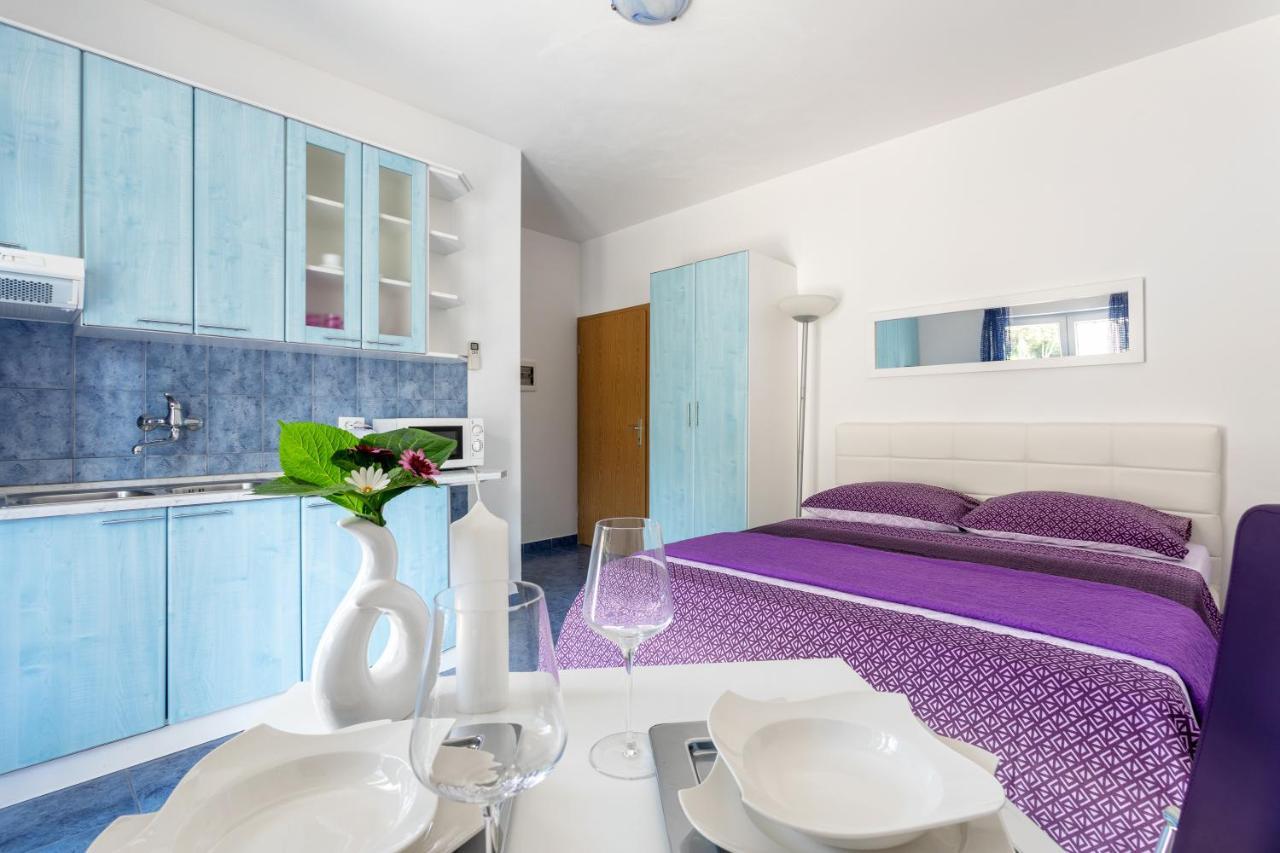 Apartments Dobrila Hvar Town Exterior photo