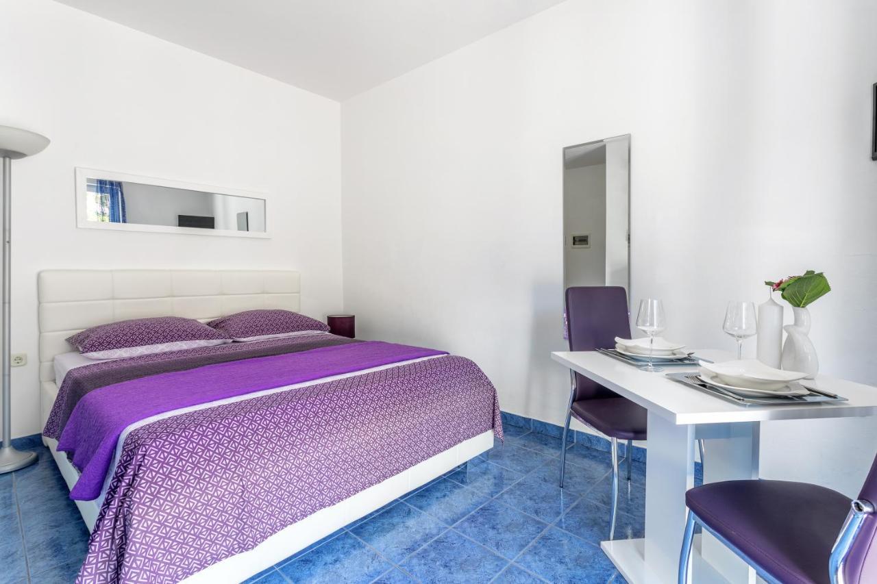 Apartments Dobrila Hvar Town Exterior photo