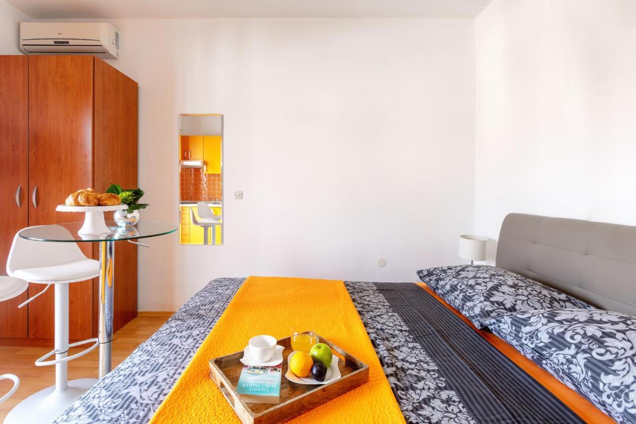 Apartments Dobrila Hvar Town Exterior photo