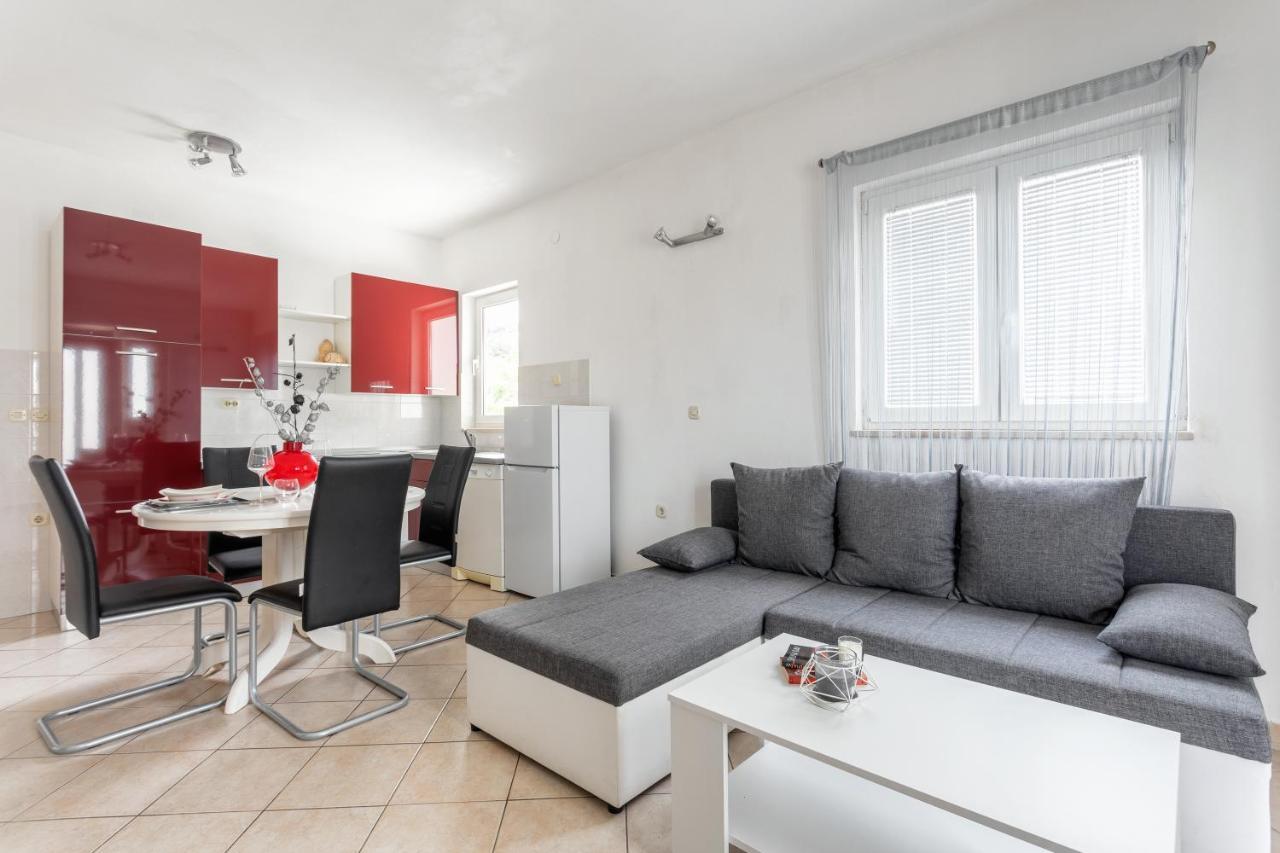 Apartments Dobrila Hvar Town Exterior photo