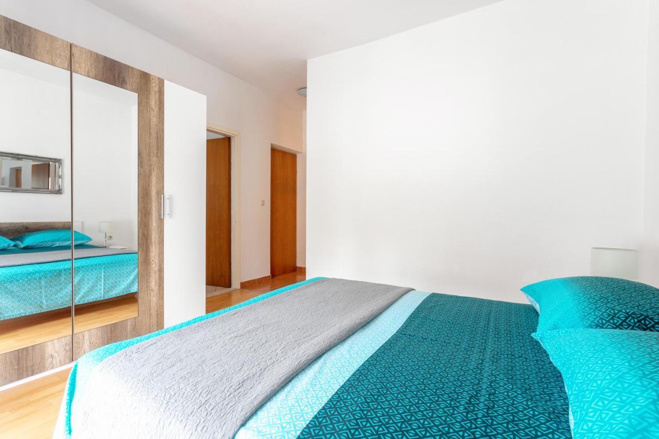 Apartments Dobrila Hvar Town Exterior photo