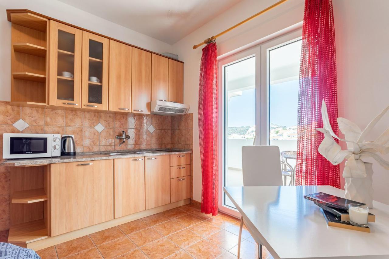Apartments Dobrila Hvar Town Exterior photo
